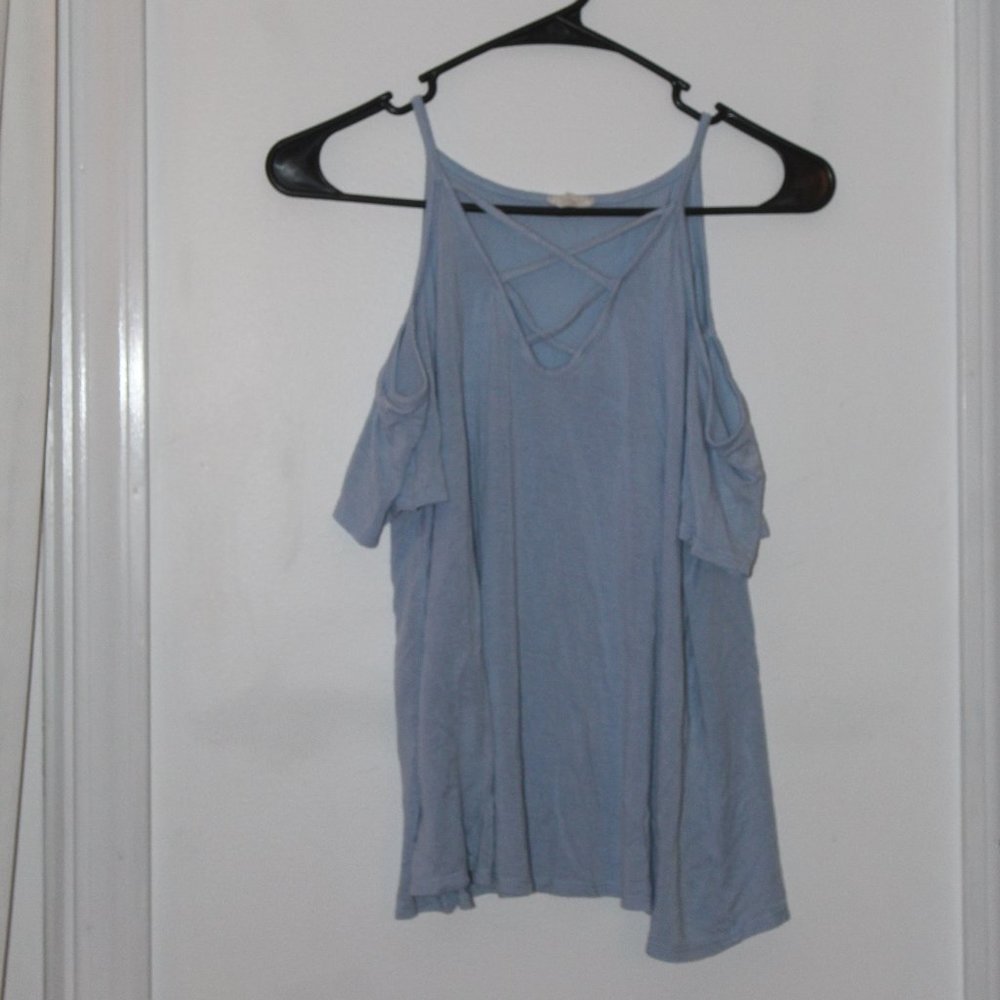 Cold Shoulder Criss Cross Tee